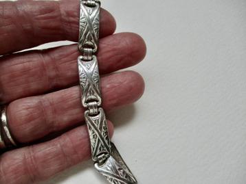 Zilverkleur armband 18.5 cm. mooie langwerpige schakels beschikbaar voor biedingen