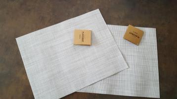2x placemat Vallmo 33x 42 cm. zandkleur beschikbaar voor biedingen