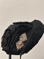 antiek klederdracht Kinder muts met zilver speld, Ophalen of Verzenden