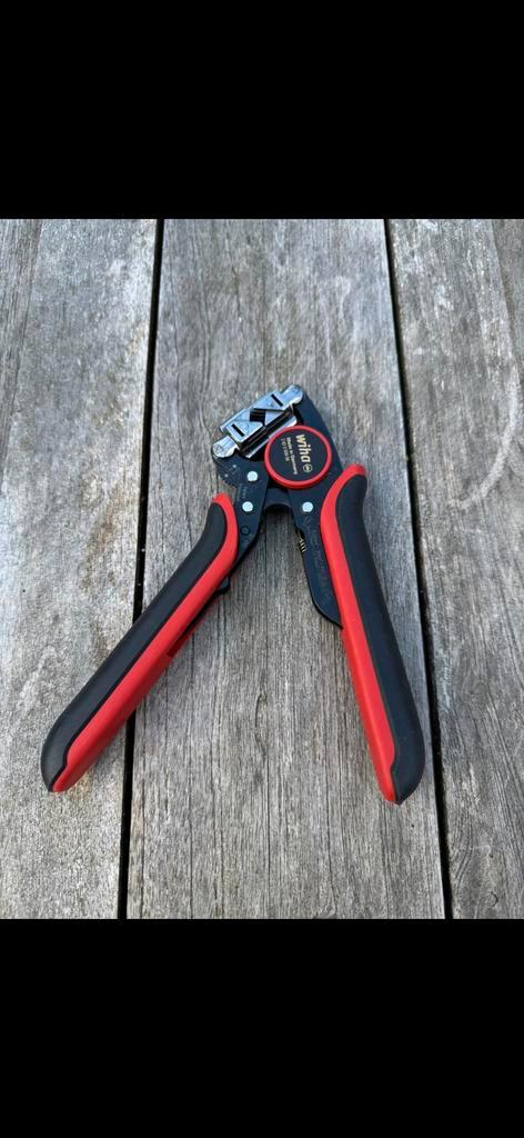 Te koop een Wiha adereindhulstang nieuwste type met draaikop, Doe-het-zelf en Verbouw, Gereedschap | Handgereedschap, Zo goed als nieuw