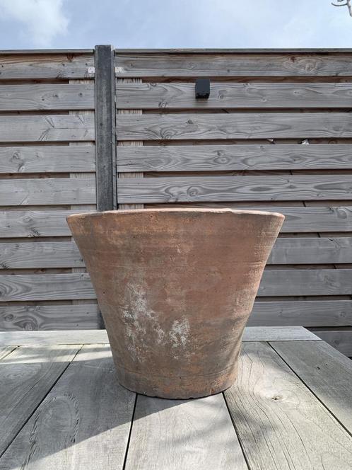 Grote oude authentieke pot vergrijsd terracotta *HIT*, Tuin en Terras, Bloembakken en Plantenbakken, Zo goed als nieuw, Steen