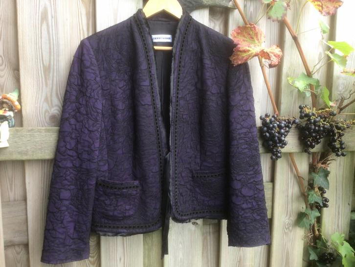 Gerry Weber jasje. mt.40, Kleding | Dames, Jasjes, Kostuums en Pakken, Zo goed als nieuw, Jasje, Paars, Ophalen of Verzenden