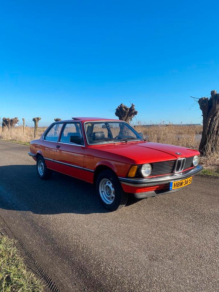 Originele BMW 315 E21 (1981) - Hennarot - 111.000km, Auto's, BMW, Particulier, 3-Serie, Open dak, Radio, Benzine, Coupé, Handgeschakeld
