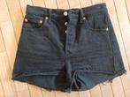 Bijna nieuw zwarte short, korte jeans Levi's Maat 26, Zwart, Ophalen of Verzenden, Zo goed als nieuw, W27 (confectie 34) of kleiner