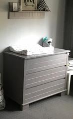 Babykamer. Ledikant, commode en bovenplank, Ophalen, Zo goed als nieuw, Jongetje of Meisje