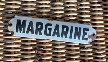 Emaille ijzer bordje margarine met mooi patina beschikbaar voor biedingen