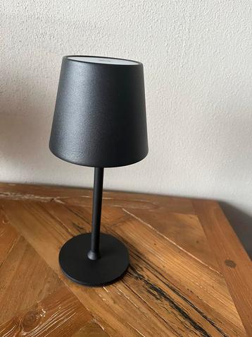 Moderne zwarte tafellamp - OZOCOZY beschikbaar voor biedingen