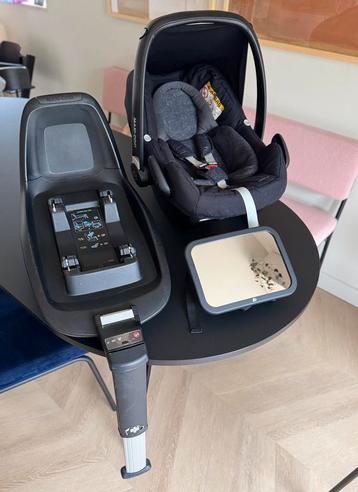 Maxi Cosi Rock + FamilyFix One base en accessoires  beschikbaar voor biedingen