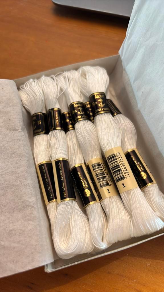 Anchor borduurkatoen, dikte 25, kleur 1 (wit), Hobby en Vrije tijd, Borduren en Borduurmachines, Nieuw, Borduurgaren of Zijde