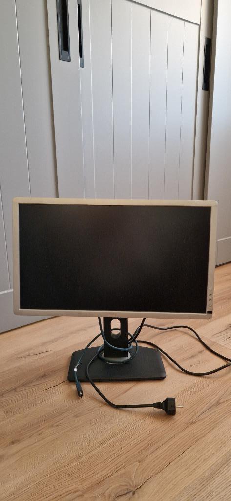 Te koop Monitor, Dell 23 inch op voet, Computers en Software, Monitoren, Gebruikt, 60 Hz of minder, DVI, IPS, Full HD, Onbekend
