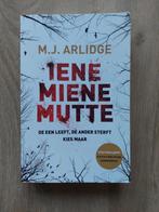 M. J. Arlidge - Iene miene mutte, Boeken, Ophalen of Verzenden, Gelezen, M.J. Arlidge, Nederland