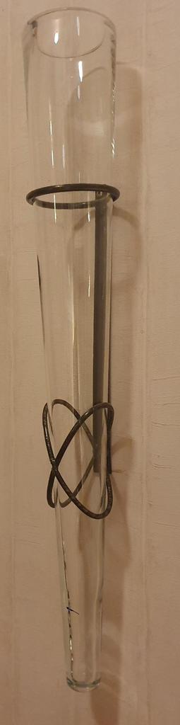 Glazen cilindervaas voor aan de muur, 75 cm. beschikbaar voor biedingen