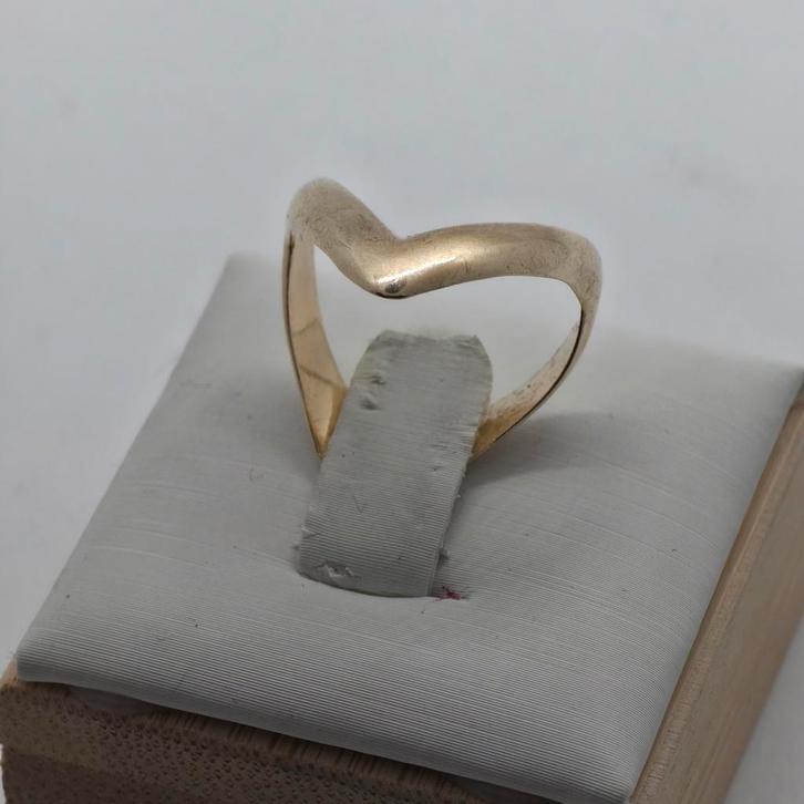 Gouden Ring 9k Maat 16 1.8 gram, Sieraden, Tassen en Uiterlijk, Ringen, Zo goed als nieuw, Dame, Kleiner dan 17, Goud, Goud, Ophalen of Verzenden