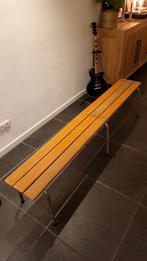 Retro gymbank met metalen poten, Huis en Inrichting, Stoelen, Ophalen, Gebruikt, Bruin, Vintage