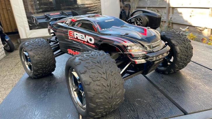 Traxxas E-Revo VXL 6s Brushless met div.  Upgrades ✅, Hobby en Vrije tijd, Modelbouw | Radiografisch | Auto's, Zo goed als nieuw