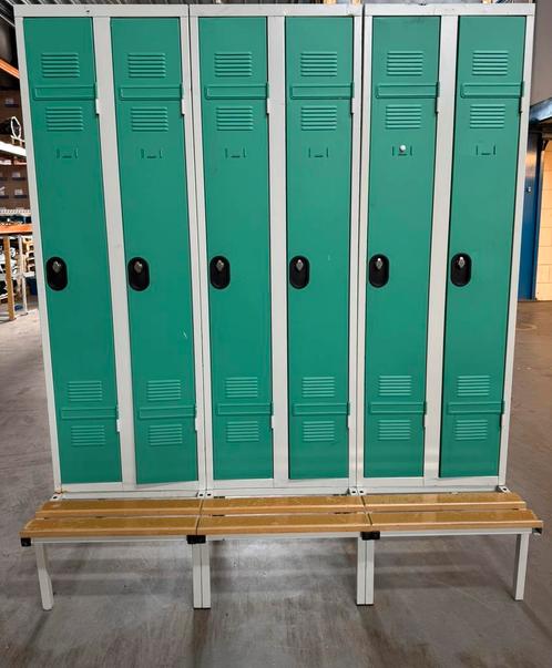 Vintage lockers kasten met bankjes ervoor, Huis en Inrichting, Kasten | Lockerkasten, Gebruikt, Ophalen of Verzenden