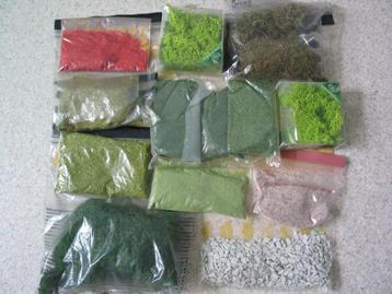 Scenery voor modelspoorbaan H0 - Verschillende kleuren gras beschikbaar voor biedingen