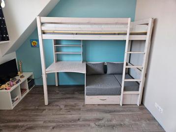 Hoogslaper met bureau, bank & extra bedje. beschikbaar voor biedingen