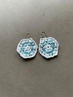 Nieuwe blauwe granny square gehaakte oorbellen, Hangers, Nieuw, Zilver, Verzenden