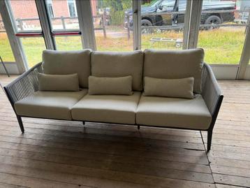 Loungebank Suns Avero beschikbaar voor biedingen