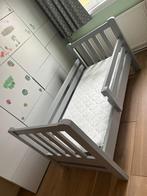 Goed peuterbed grijs. Incl uitwasbaar matras en hoeslakens, Kinderen en Baby's, Kinderkamer | Bedden, Ophalen, 70 tot 85 cm, 140 tot 160 cm