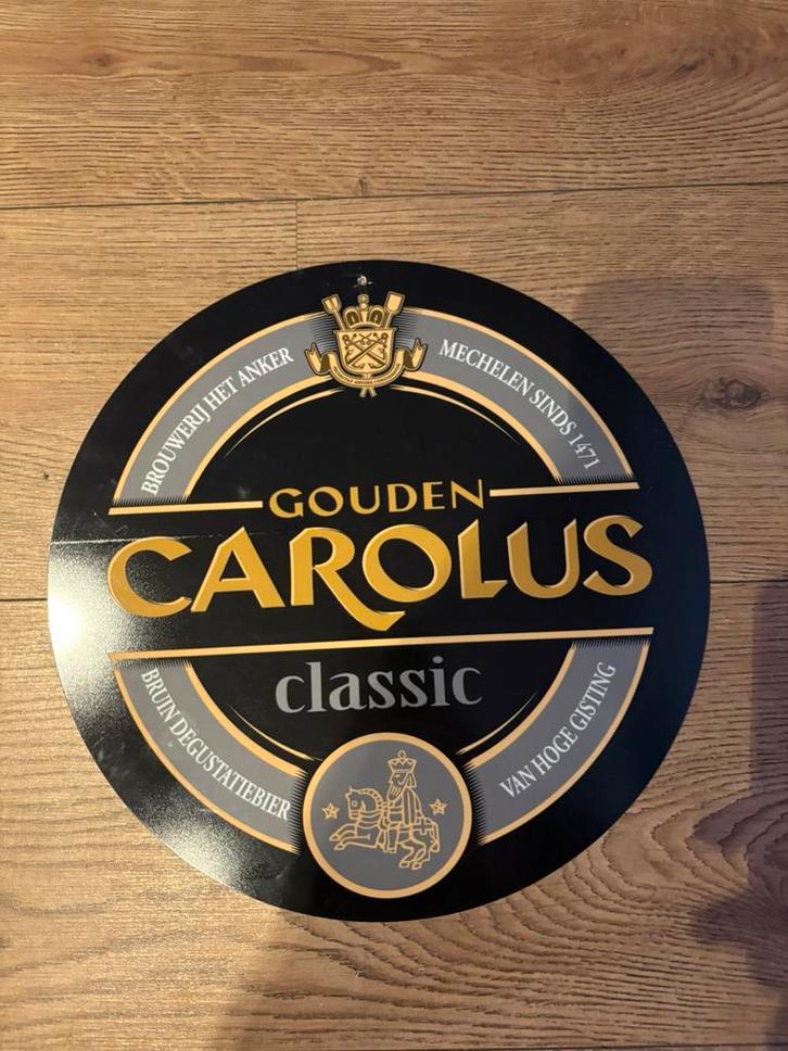 Goud Carolus Bord – Authentieke Belgische bierdecoratie, Antiek en Kunst, Antiek | Wandborden en Tegels, Ophalen