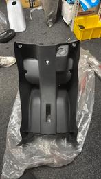 Kymco agility 12 binnen been schild, Ophalen