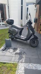 Super mooie Berini E scooter, Fietsen en Brommers, Ophalen, Zo goed als nieuw