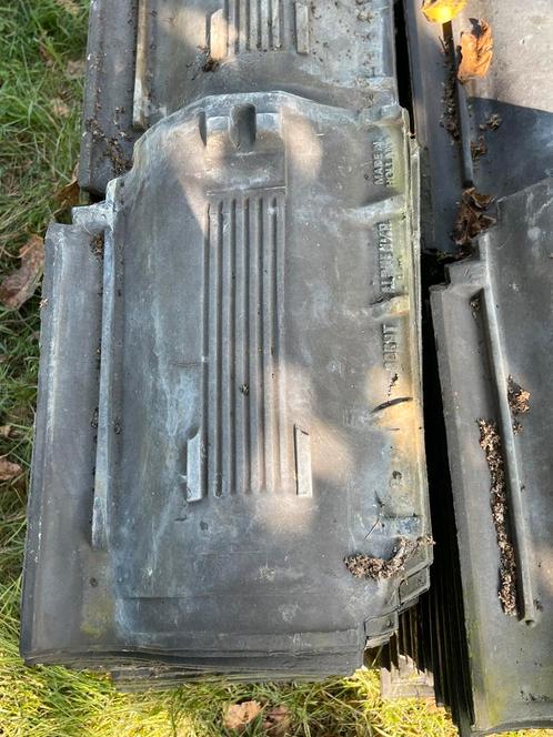 OVH dakpannen 37,5x26 cm (33x23,5) en nokvorsten, Doe-het-zelf en Verbouw, Dakpannen en Dakbedekking, Zo goed als nieuw, Dakpannen