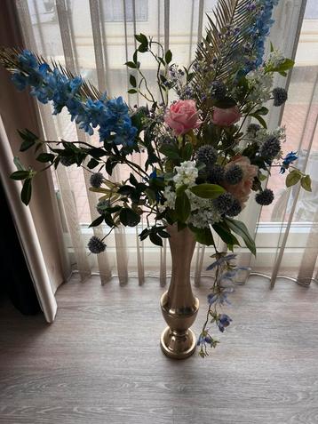 Richmond gouden vaas met kunstbloemen nieuwprijs 149,99 beschikbaar voor biedingen