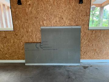 Cementgebonden plaat outdoor ca. 118x120 cm + 70x52 cm beschikbaar voor biedingen