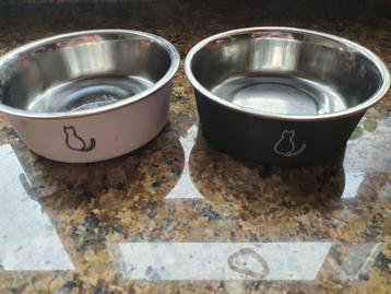 Voerbakjes zwart wit met schattige kattenprint beschikbaar voor biedingen