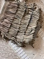 Suede schoudertas met franjes, taupekleurig, Ophalen of Verzenden, Zo goed als nieuw, Rechthoekig, Riet