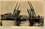 Nigtevecht open brug met boot eronder st 1952