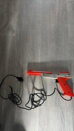 Nintendo NES Zapper gun, Ophalen of Verzenden, Zo goed als nieuw, Pistool