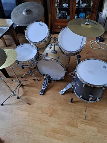 Leuk drumstel te koop beschikbaar voor biedingen