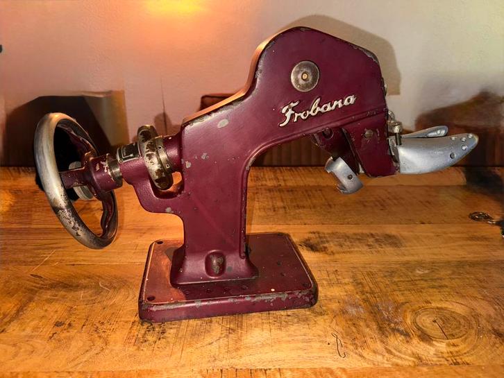 Vintage Frobana Schoenleestmachine - Schoenmaker Gereedschap, Antiek en Kunst, Antiek | Gereedschap en Instrumenten, Ophalen