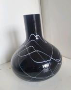 Zwarte vaas, Huis en Inrichting, Woonaccessoires | Vazen, Ophalen of Verzenden, Zo goed als nieuw, Glas, Minder dan 50 cm