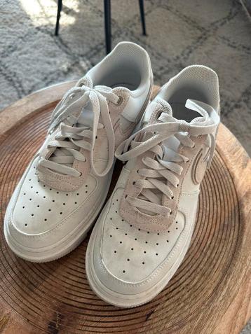 Nike Air Max 1 Luxe unisex, maat 40 beschikbaar voor biedingen