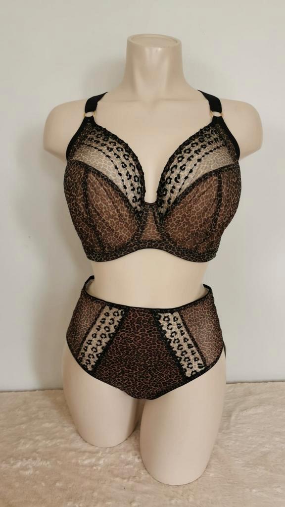 Nieuw elomi bh 90L
slip M, Kleding | Dames, Ondergoed en Lingerie, BH, Zwart, Ophalen of Verzenden