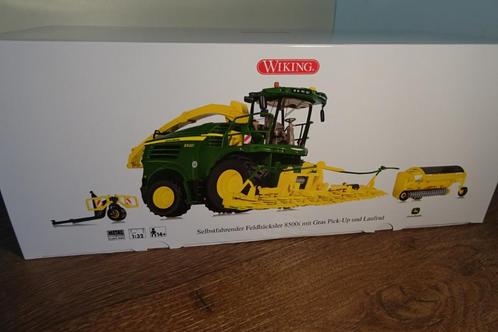 Te koop Wiking John Deere 8500i met mais/grasbek ., Hobby en Vrije tijd, Modelauto's | 1:32, Nieuw, Tractor of Landbouw, Overige merken