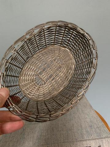 Vintage gevlochten metalen broodmand Frans zilver beschikbaar voor biedingen