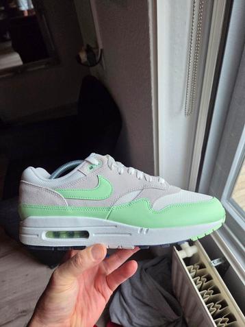 Nike Air Max 1 Vapor Green beschikbaar voor biedingen
