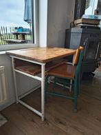 Schooltafel- en stoeltje, Ophalen, Zo goed als nieuw, Tafel(s) en Stoel(en)