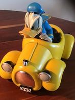 Donald Duck,in zijn cabrio,origineel Walt Disney beeld., Ophalen of Verzenden, Donald Duck, Zo goed als nieuw, Beeldje of Figuurtje