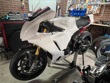Yamaha R1 GYTR 2018 RN49 circuitmotor beschikbaar voor biedingen