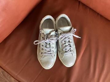 Sneakers/schoen/mt.37ruim/leder/KHRIO..!!/beige/ecru/goud beschikbaar voor biedingen