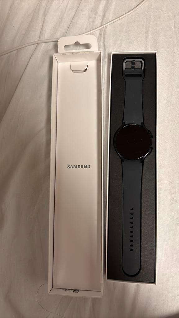 Ongebruikte Samsung smartwatch 6, Sieraden, Tassen en Uiterlijk, Smartwatches, Zo goed als nieuw, Android, Zwart, Ophalen of Verzenden