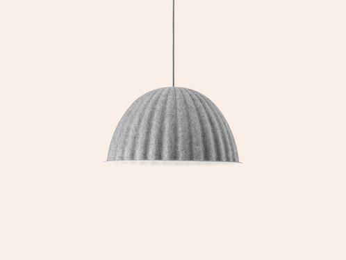 Bij TheReSales: Muuto under the bell, Huis en Inrichting, Lampen | Hanglampen, Zo goed als nieuw, Minder dan 50 cm, Stof, Ophalen of Verzenden