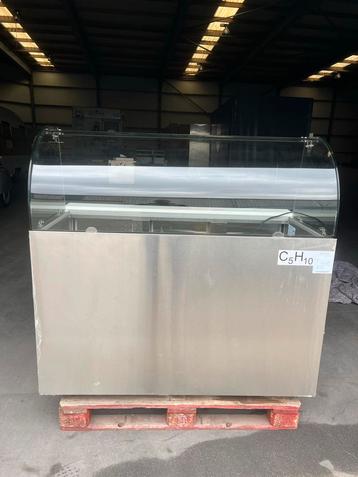 Arctic saladette 3 deurs met vitrine beschikbaar voor biedingen